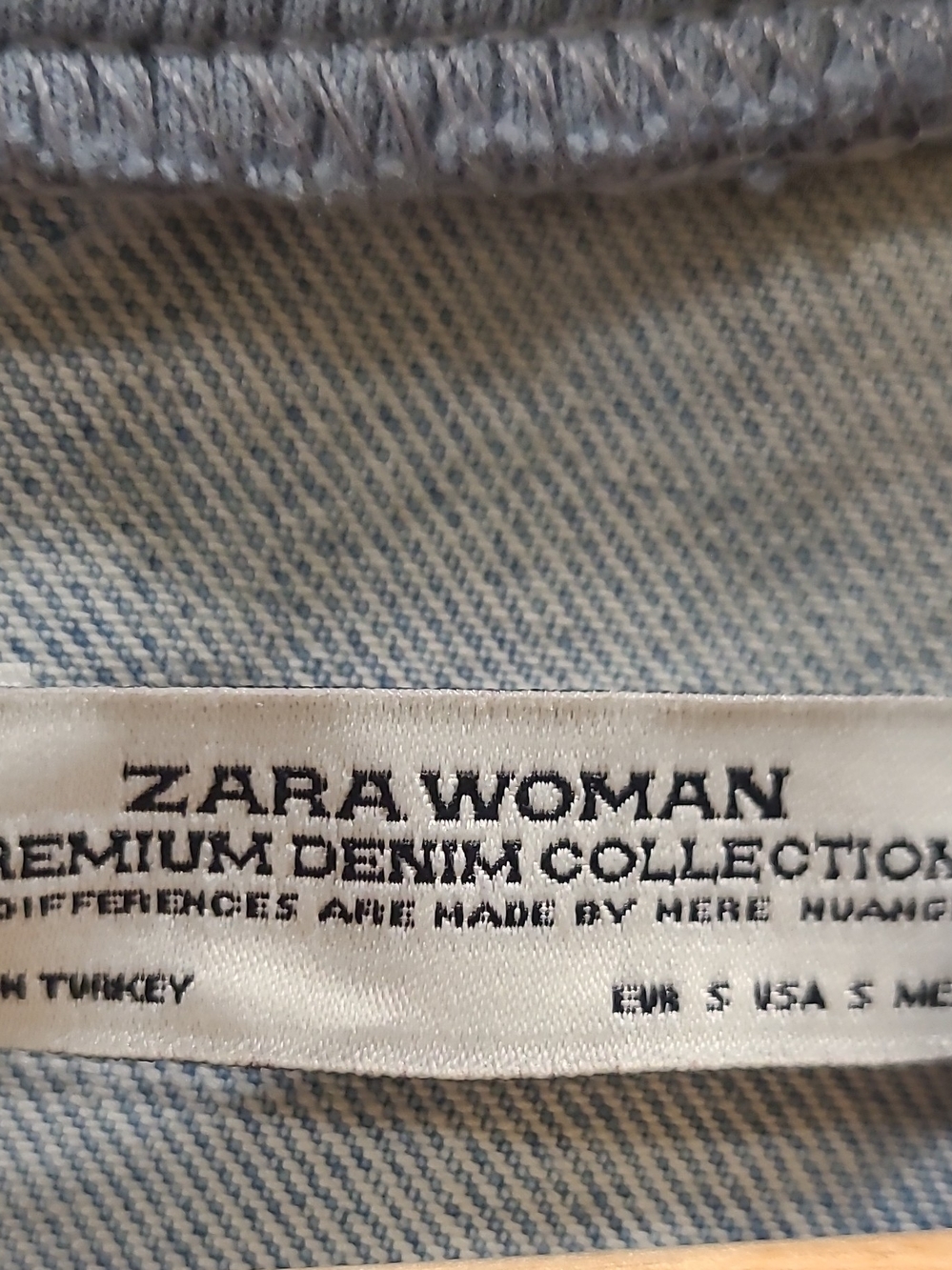 Zara Light Blue Denim-Effect Crewneck Sweatshirt with Sketch Graphics - Picture 4 of 4